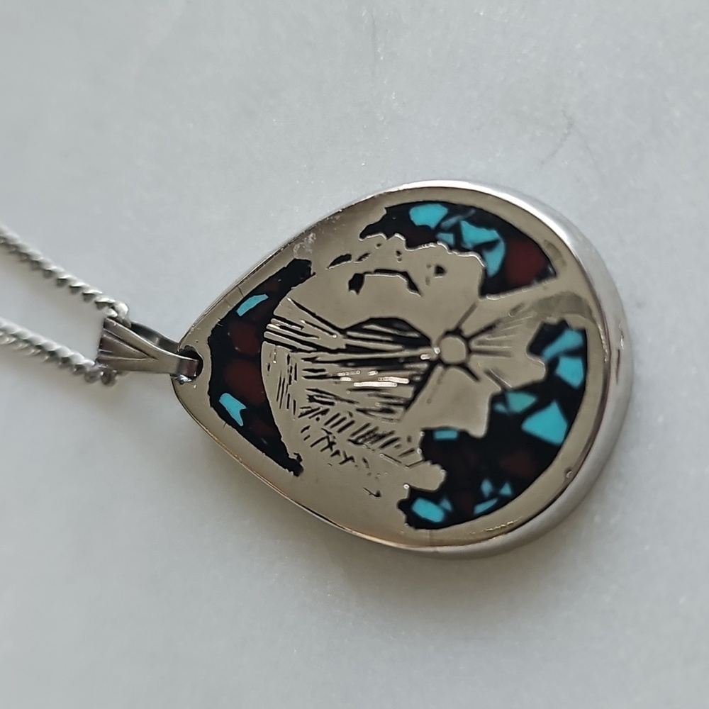 Chic Southwestern Style Blue and Silvertone Teardrop Pendant W/18 Inch Necklace